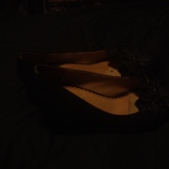 Black Shoes - Picture 2 of 2